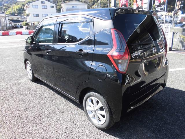 デイズ X アラウンドビューモニター エマージェンシーブレーキ 前後ドラレコ 純ナビTV ETC プッシュスタート インテリキー2個 横滑り防止装置 オートAC 電格ミラー 整備手帳 記録簿 取説 1オーナー(7枚目)