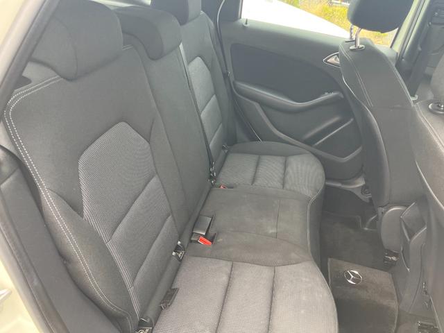 Ｂクラス Ｂ１８０　ブルーエフィシェンシー　メモリーナビ　バックカメラ　盗難防止システム　エアバッグ　ＡＢＳ　パワーウィンドウ　パワーステアリング（14枚目）