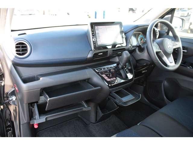 ｅＫクロス Ｔ　９インチナビ　全周囲カメラ　シートヒーター　１オーナー　ＥＴＣ　前席シートヒーター　ナビＴＶ　インテリキー　クルーズコントロール　ターボ　盗難防止装置　Ｂカメラ　ベンチシート　ＡＵＸ接続　ＡＢＳ（7枚目）