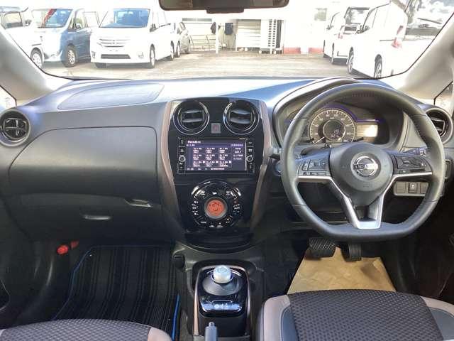 ノート １．２　ｅ－ＰＯＷＥＲ　メダリスト　ナビＴＶ・バックモニター・ＥＴＣ・クルーズコ　被害軽減ブレーキ　ＴＶナビ　禁煙　クルコン　インテリキー　アイドリングストップ　盗難防止装置　ＬＥＤランプ　車線逸脱警報システム　ワンオーナー　キーフリー　アルミホイール　ＥＴＣ　オートエアコン（7枚目）