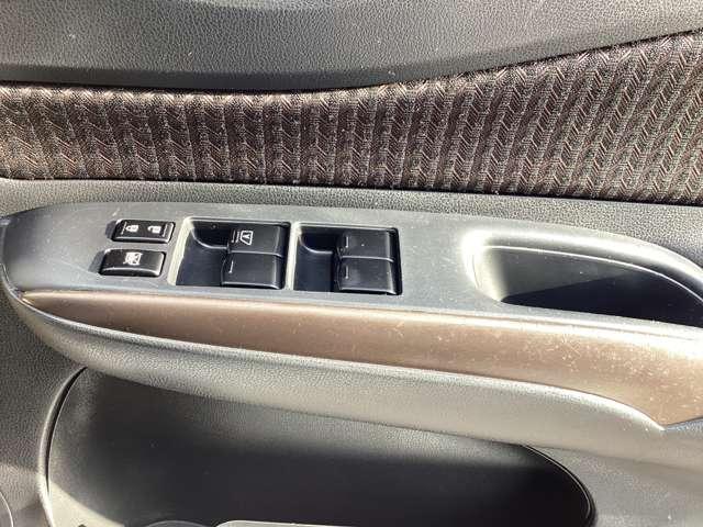 ノート １．２　ｅ－ＰＯＷＥＲ　メダリスト　ナビＴＶ・バックモニター・ＥＴＣ・クルーズコ　被害軽減ブレーキ　ＴＶナビ　禁煙　クルコン　インテリキー　アイドリングストップ　盗難防止装置　ＬＥＤランプ　車線逸脱警報システム　ワンオーナー　キーフリー　アルミホイール　ＥＴＣ　オートエアコン（15枚目）