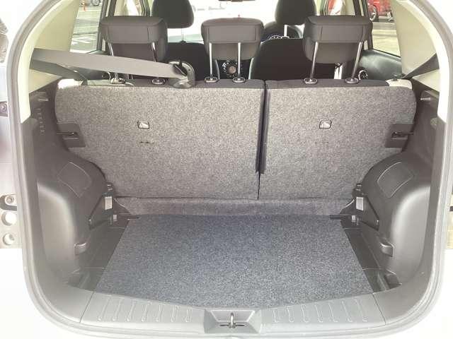 広い荷室スペース