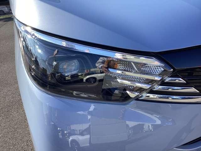 【ヘッドライト】視認性に優れています。対向車にも優しい光です。