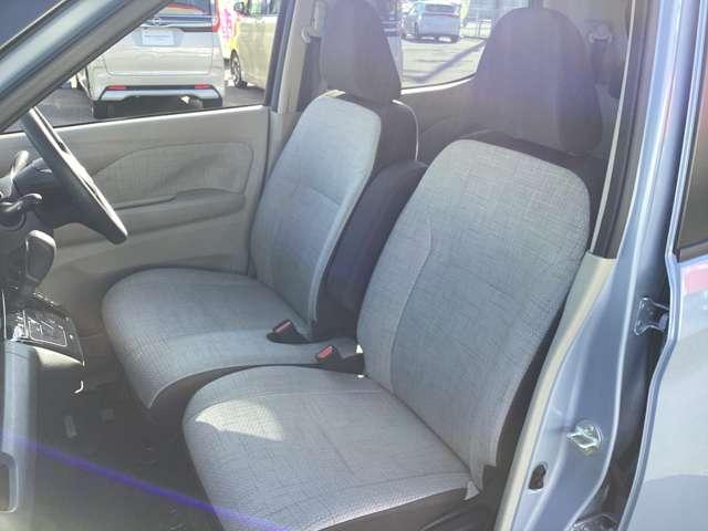助手席まわりは、使用感も少なく良好な状態です。