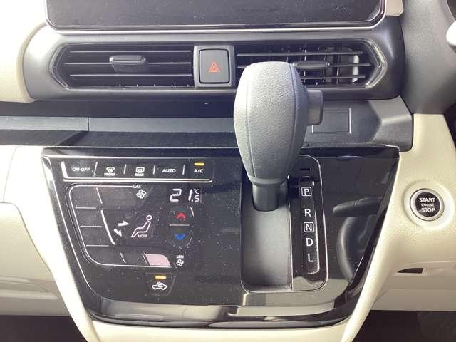 軽い操作で動かせるシフトレバー