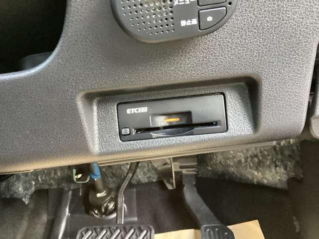 リーフ ｅ＋　ＡＵＴＥＣＨ　シートヒーター・ドラレコ・ＥＴＣ　インテリジェントアラウンドビューモニター　ＬＥＤ　レーンキープアシスト　ドラレコ　バックカメラ　インテリジェントキー　レーダークルーズコントロール　ワンオーナー　寒冷地仕様　禁煙　ナビＴＶ　キーフリー（14枚目）