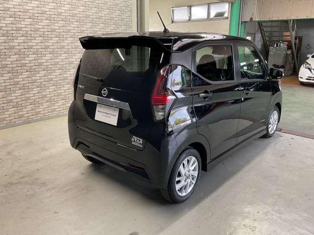 デイズ ６６０　ハイウェイスターＸ　弊社社用車・禁煙車　ブレーキサポート　禁煙　全周囲カメラ　ＬＥＤ　イモビライザー　１オーナー　インテリジェントキー　レーンキープ　バックカメラ　アイドリングストップ　オートエアコン　デュアルエアバッグ　記録簿　キーレス（4枚目）