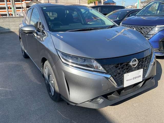 ノート １．２　Ｘ　ＦＯＵＲ　４ＷＤ　弊社社用車・禁煙車・シートヒーター　エアＢ　ＰＷ　インテリジェントキ－　禁煙車　寒冷地仕様　４ＷＤ　ＬＥＤヘッドランプ　ワンオーナー　記録簿　バックカメラ　アイドリングストップ　ＡＢＳ　盗難防止システム　オートエアコン　サイドエアバッグ（2枚目）