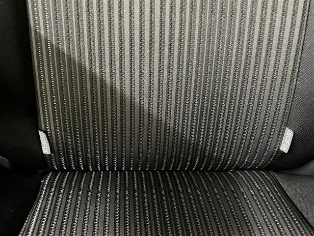 ヴォクシー ＺＳ　煌ＩＩ　フルセグ　メモリーナビ　ＤＶＤ再生　後席モニター　バックカメラ　衝突被害軽減システム　ＥＴＣ　ドラレコ　両側電動スライド　ＬＥＤヘッドランプ　ウオークスルー　乗車定員７人　３列シート　ワンオーナー（29枚目）