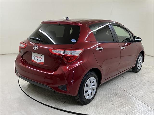 ヴィッツ Ｆ　セーフティーエディションＩＩＩ　フルセグ　メモリーナビ　ＤＶＤ再生　バックカメラ　衝突被害軽減システム　ＥＴＣ　ドラレコ　ＬＥＤヘッドランプ　ワンオーナー　記録簿（4枚目）