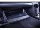グローブボックスもゆとりの広さで余裕を持って収納出来ます。
