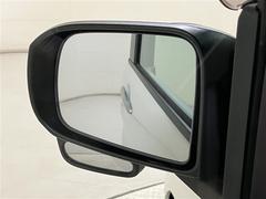 ������¦�Υɥ��ߥ顼�ˤ�����ߥ顼�����֤���Ƥ��ޤ��� 5