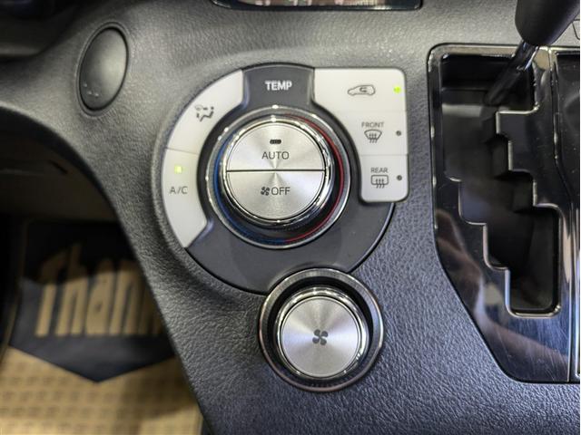 シエンタ ハイブリッドＸ　メモリーナビ　バックカメラ　衝突被害軽減システム　ＥＴＣ　電動スライドドア　乗車定員７人　３列シート　記録簿　アイドリングストップ（28枚目）