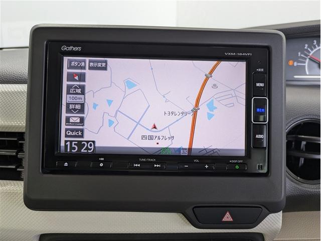 純正ナビを装備。タッチパネル式で使いやすく、お出かけもラクラクです。