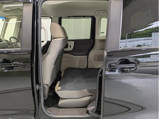 認定検査員が1台1台車両を細かくチェック!車両検査証明書を見れば、おクルマの状態がまる分かり