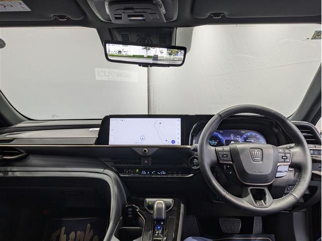 クラウンスポーツ Ｚ　革シート　サンルーフ　４ＷＤ　フルセグ　メモリーナビ　ミュージックプレイヤー接続可　バックカメラ　衝突被害軽減システム　ＥＴＣ　ドラレコ　ＬＥＤヘッドランプ　ワンオーナー　アイドリングストップ（6枚目）