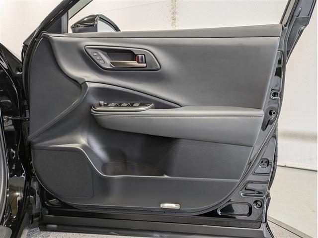 クラウンスポーツ Ｚ　革シート　サンルーフ　４ＷＤ　フルセグ　メモリーナビ　ミュージックプレイヤー接続可　バックカメラ　衝突被害軽減システム　ＥＴＣ　ドラレコ　ＬＥＤヘッドランプ　ワンオーナー　アイドリングストップ（9枚目）