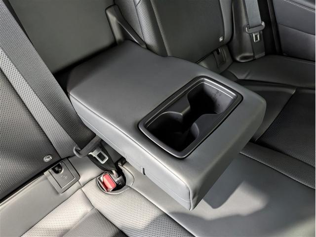 クラウンスポーツ Ｚ　革シート　サンルーフ　４ＷＤ　フルセグ　メモリーナビ　ミュージックプレイヤー接続可　バックカメラ　衝突被害軽減システム　ＥＴＣ　ドラレコ　ＬＥＤヘッドランプ　ワンオーナー　アイドリングストップ（13枚目）