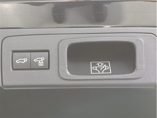 クラウンスポーツ Ｚ　革シート　サンルーフ　４ＷＤ　フルセグ　メモリーナビ　ミュージックプレイヤー接続可　バックカメラ　衝突被害軽減システム　ＥＴＣ　ドラレコ　ＬＥＤヘッドランプ　ワンオーナー　アイドリングストップ（16枚目）