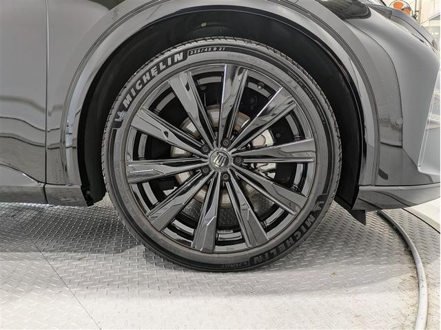 クラウンスポーツ Ｚ　革シート　サンルーフ　４ＷＤ　フルセグ　メモリーナビ　ミュージックプレイヤー接続可　バックカメラ　衝突被害軽減システム　ＥＴＣ　ドラレコ　ＬＥＤヘッドランプ　ワンオーナー　アイドリングストップ（22枚目）