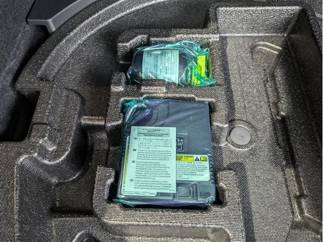 クラウンスポーツ Ｚ　革シート　サンルーフ　４ＷＤ　フルセグ　メモリーナビ　ミュージックプレイヤー接続可　バックカメラ　衝突被害軽減システム　ＥＴＣ　ドラレコ　ＬＥＤヘッドランプ　ワンオーナー　アイドリングストップ（35枚目）