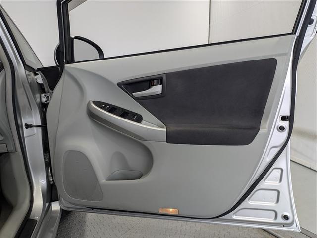 プリウス Ｇ　フルセグ　メモリーナビ　ＤＶＤ再生　バックカメラ　ＥＴＣ　ＬＥＤヘッドランプ　ワンオーナー　記録簿　アイドリングストップ（10枚目）