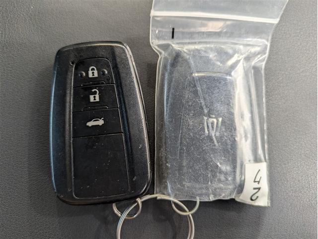 クラウンハイブリッド S エレガンススタイル フルセグ メモリーナビ DVD再生 ミュージックプレイヤー接続可 バックカメラ 衝突被害軽減システム ETC ドラレコ LEDヘッドランプ ワンオーナー 記録簿 アイドリングストップ(19枚目)