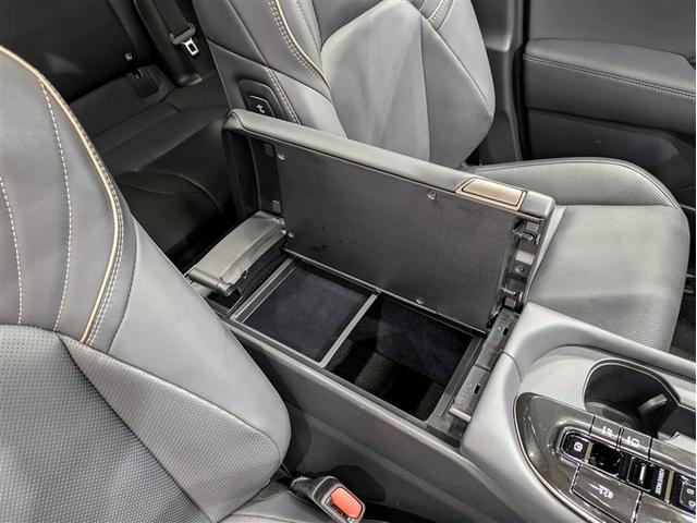 クラウンスポーツ Z 革シート サンルーフ 4WD フルセグ メモリーナビ ミュージックプレイヤー接続可 バックカメラ 衝突被害軽減システム ETC ドラレコ LEDヘッドランプ ワンオーナー フルエアロ 記録簿(31枚目)