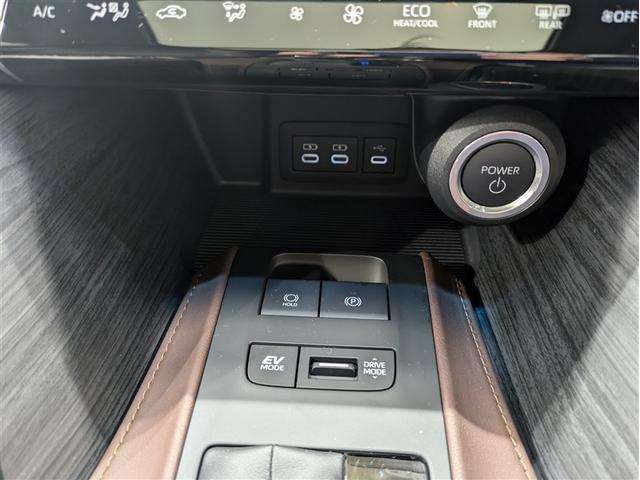 ハリアーハイブリッド Z レザーパッケージ 革シート サンルーフ 4WD フルセグ メモリーナビ ミュージックプレイヤー接続可 バックカメラ 衝突被害軽減システム ETC ドラレコ LEDヘッドランプ ワンオーナー フルエアロ 記録簿(29枚目)