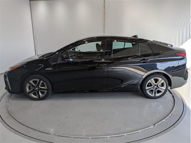 プリウス Aツーリングセレクション フルセグ メモリーナビ DVD再生 バックカメラ 衝突被害軽減システム ETC ドラレコ LEDヘッドランプ ワンオーナー 記録簿 アイドリングストップ(3枚目)