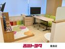 お子様にも安心して遊んでいただける広いキッズスペースもご用意しています。