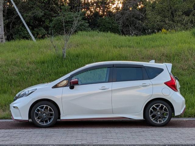 ノート ニスモ NISMO専用エアロ/16インチAW/シート プッシュスタート/インテリキー オートエアコン LEDヘッドライト オートライト 純正ナビ Bluetooth CD/DVD再生 フルセグTV(5枚目)