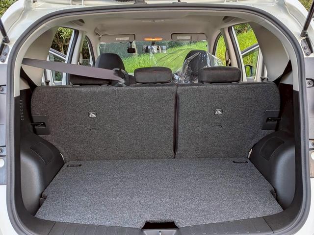 ノート ニスモ NISMO専用エアロ/16インチAW/シート プッシュスタート/インテリキー オートエアコン LEDヘッドライト オートライト 純正ナビ Bluetooth CD/DVD再生 フルセグTV(11枚目)