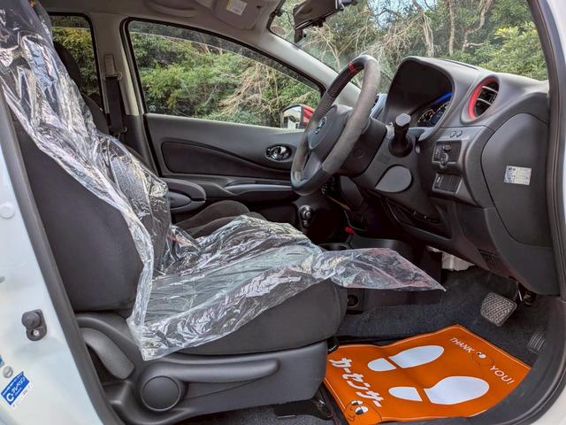 ノート ニスモ NISMO専用エアロ/16インチAW/シート プッシュスタート/インテリキー オートエアコン LEDヘッドライト オートライト 純正ナビ Bluetooth CD/DVD再生 フルセグTV(16枚目)