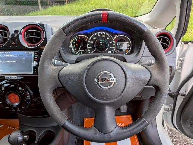 ノート ニスモ NISMO専用エアロ/16インチAW/シート プッシュスタート/インテリキー オートエアコン LEDヘッドライト オートライト 純正ナビ Bluetooth CD/DVD再生 フルセグTV(25枚目)