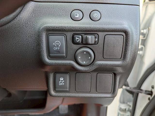 ノート ニスモ NISMO専用エアロ/16インチAW/シート プッシュスタート/インテリキー オートエアコン LEDヘッドライト オートライト 純正ナビ Bluetooth CD/DVD再生 フルセグTV(27枚目)