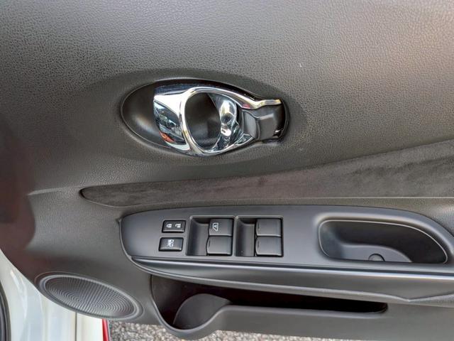 ノート ニスモ NISMO専用エアロ/16インチAW/シート プッシュスタート/インテリキー オートエアコン LEDヘッドライト オートライト 純正ナビ Bluetooth CD/DVD再生 フルセグTV(31枚目)