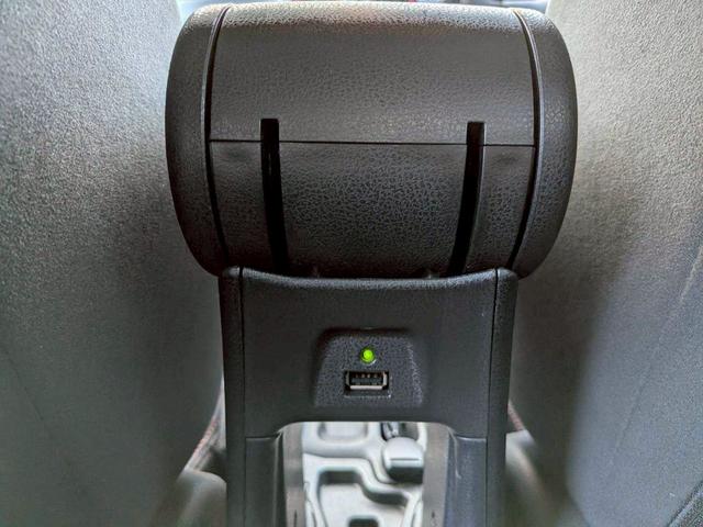 ノート ニスモ NISMO専用エアロ/16インチAW/シート プッシュスタート/インテリキー オートエアコン LEDヘッドライト オートライト 純正ナビ Bluetooth CD/DVD再生 フルセグTV(34枚目)