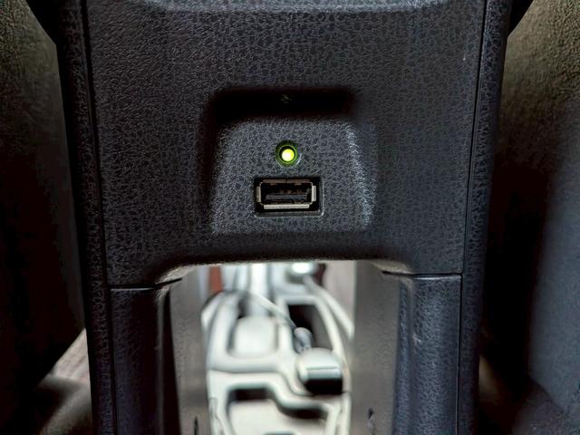 ノート ニスモ NISMO専用エアロ/16インチAW/シート プッシュスタート/インテリキー オートエアコン LEDヘッドライト オートライト 純正ナビ Bluetooth CD/DVD再生 フルセグTV(35枚目)