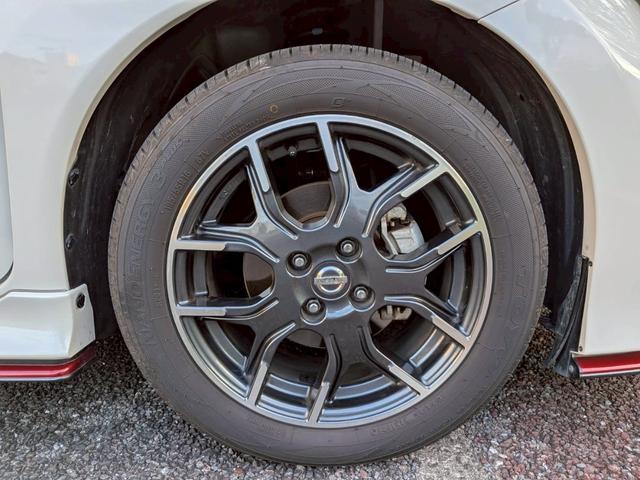 ノート ニスモ NISMO専用エアロ/16インチAW/シート プッシュスタート/インテリキー オートエアコン LEDヘッドライト オートライト 純正ナビ Bluetooth CD/DVD再生 フルセグTV(44枚目)