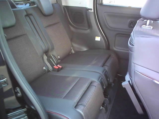 スペーシアカスタム ハイブリッドＸＳターボ　衝突被害軽減ブレーキシステム　両側電動スライドドア　ナビ　ＴＶ　バックカメラ　ＬＥＤヘッドライト　両席シートヒーター（11枚目）