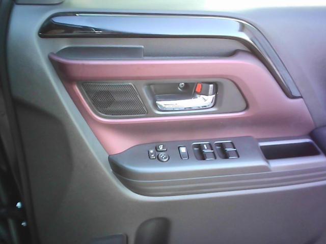 スペーシアカスタム ハイブリッドＸＳターボ　衝突被害軽減ブレーキシステム　両側電動スライドドア　ナビ　ＴＶ　バックカメラ　ＬＥＤヘッドライト　両席シートヒーター（24枚目）