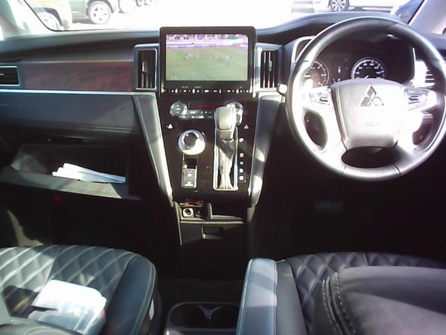 デリカD:5 P 衝突被害軽減ブレーキシステム 4WD ディーゼル 7人乗り 10.1インチナビ TV バックカメラ 後席12.5インチモニター 両側電動スライドドア (車体色 アイガーグレー)(9枚目)