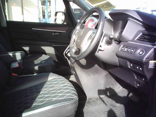 デリカD:5 P 衝突被害軽減ブレーキシステム 4WD ディーゼル 7人乗り 10.1インチナビ TV バックカメラ 後席12.5インチモニター 両側電動スライドドア (車体色 アイガーグレー)(14枚目)