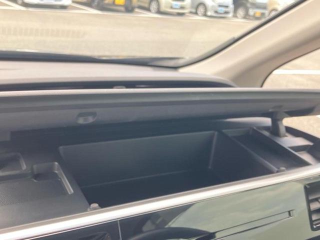 ステップワゴンスパーダ スパーダハイブリッドＧ・ＥＸホンダセンシング　新品タイヤ／保証書／純正　ＳＤナビ／フリップダウンモニター　純正　１１．６インチ／衝突安全装置／両側電動スライドドア／シートヒーター／車線逸脱防止支援システム／シート　ハーフレザー　バックカメラ（43枚目）