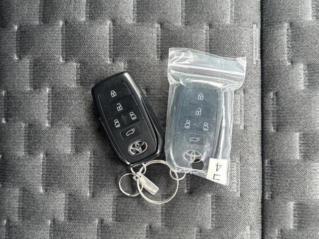 ヴォクシー ハイブリッドＳ－Ｚ　新品タイヤ／保証書／ディスプレイオーディオ＋ナビ８インチ／フリップダウンモニター／トヨタセーフティセンス／両側電動スライドドア／シートヒーター／車線逸脱防止支援システム／シート　ハーフレザー　ドラレコ（45枚目）