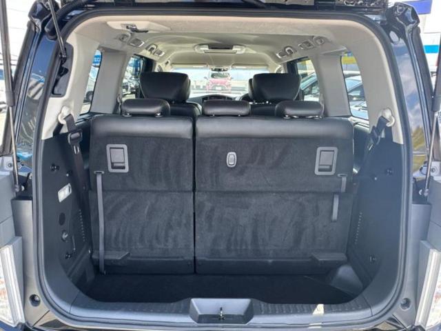 エルグランド ハイウェイスタープレミアム　新品タイヤ／保証書／純正　ＳＤナビ／フリップダウンモニター／両側電動スライドドア／シートヒーター／シート　フルレザー／電動バックドア／ＥＴＣ／ＥＢＤ付ＡＢＳ／横滑り防止装置／フルセグＴＶ　革シート（20枚目）