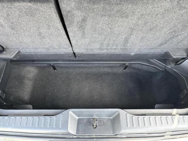 エルグランド ハイウェイスタープレミアム　新品タイヤ／保証書／純正　ＳＤナビ／フリップダウンモニター／両側電動スライドドア／シートヒーター／シート　フルレザー／電動バックドア／ＥＴＣ／ＥＢＤ付ＡＢＳ／横滑り防止装置／フルセグＴＶ　革シート（26枚目）