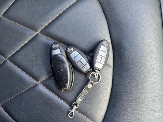 エルグランド ハイウェイスタープレミアム　新品タイヤ／保証書／純正　ＳＤナビ／フリップダウンモニター／両側電動スライドドア／シートヒーター／シート　フルレザー／電動バックドア／ＥＴＣ／ＥＢＤ付ＡＢＳ／横滑り防止装置／フルセグＴＶ　革シート（39枚目）