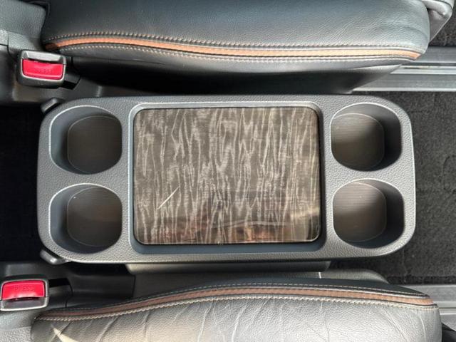 エルグランド ハイウェイスタープレミアム　新品タイヤ／保証書／純正　ＳＤナビ／フリップダウンモニター／両側電動スライドドア／シートヒーター／シート　フルレザー／電動バックドア／ＥＴＣ／ＥＢＤ付ＡＢＳ／横滑り防止装置／フルセグＴＶ　革シート（46枚目）